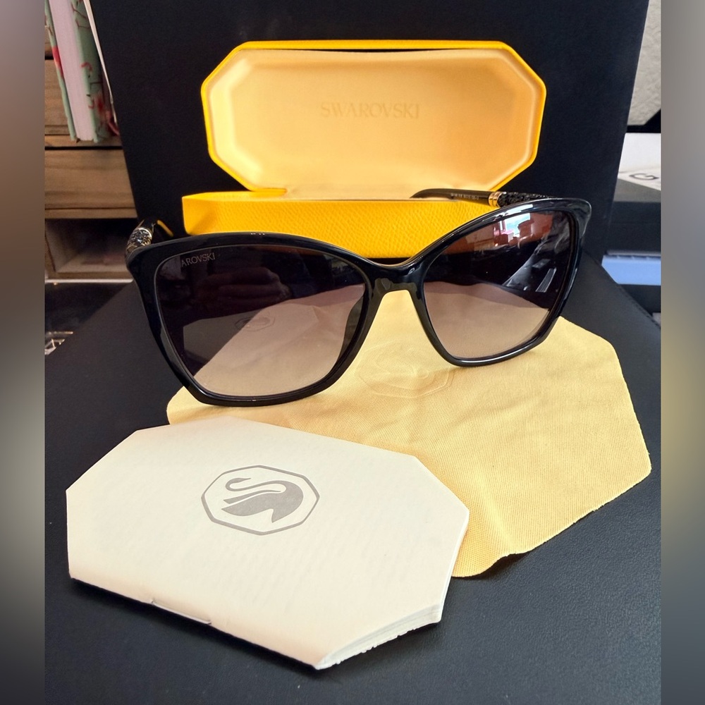 New Swarovski SK0148 sunglasses cat-eye style frame